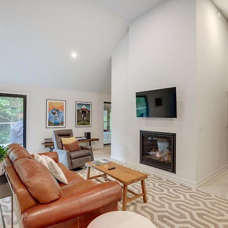 Brevard Retreat Fireplace, Deck And Screened Porch! Villa Esterno foto