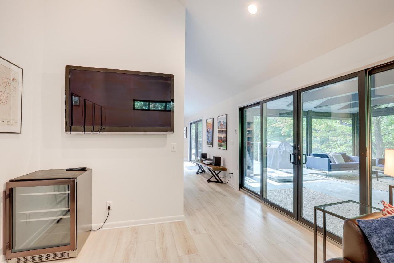 Brevard Retreat Fireplace, Deck And Screened Porch! Villa Esterno foto